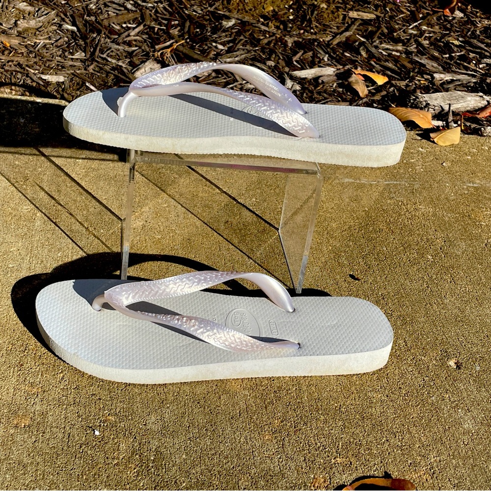 Havaianas Slim Flip Flops White Size 10/11 EUC slip on sandals
